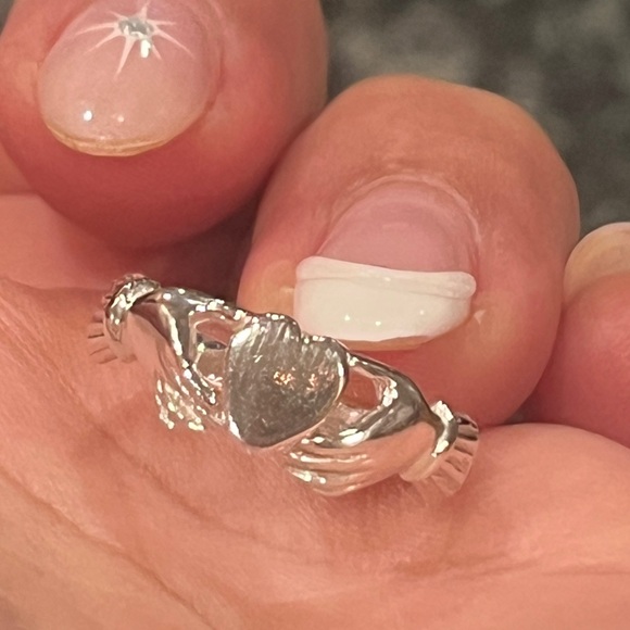 Sterling Silver Fenian Claddagh Ring without Crown - Picture 14 of 15